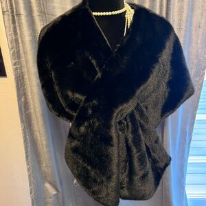 Luxurious Black Faux Fur Women's Poncho